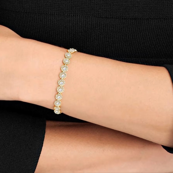 GORGEOUS AUTHENTIC SWAROVSKI UNA ANGELIC BRACELET ONLY - Picture 4 of 4